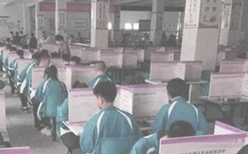 《吃饭不挑食》小班教案