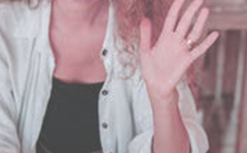 小班语言教案:小手打招呼