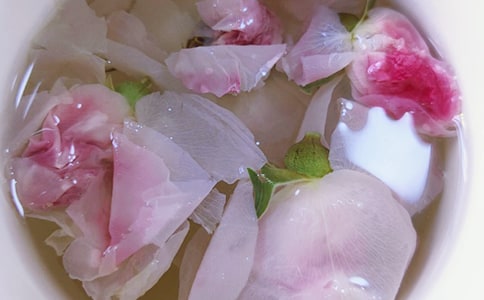 中班主题优质课教案及教学反思《花茶》