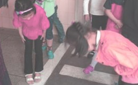 鞠躬(网友来稿)