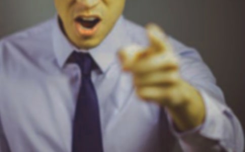 男生亲吻女生,理当开除?