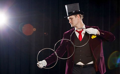 小班语言活动:《魔术师来了》