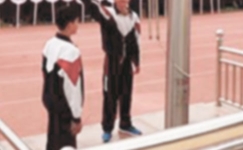 《升国旗》教学反思(一年级上册)(精选10篇)