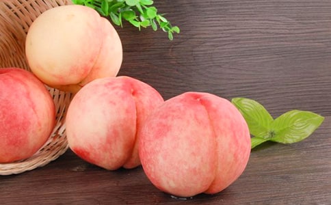 《小猴子分桃子》小班教案