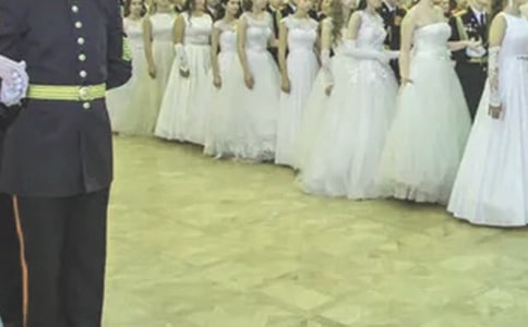 大班美术教案面具舞会反思