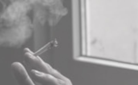 高中生在寝室吸烟检讨书