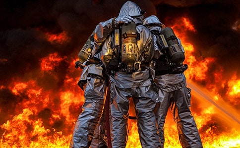 大班安全教案《了不起的消防员》