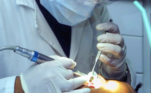 牙医有蛀牙小班语言教案