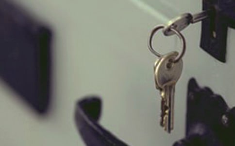 《一把钥匙开多把锁》--句子成分分析思想的多重应用(网友来稿)